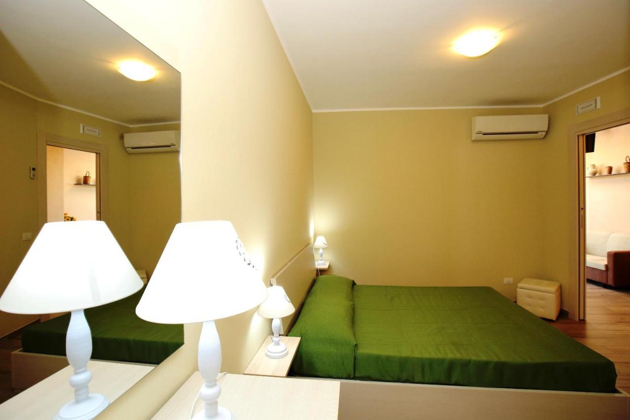 Re Sole Case Vacanze - Esclusivo Attico M A R T E Con Spaziosissima Terrazza Solarium Attrezzata Avola Bagian luar foto