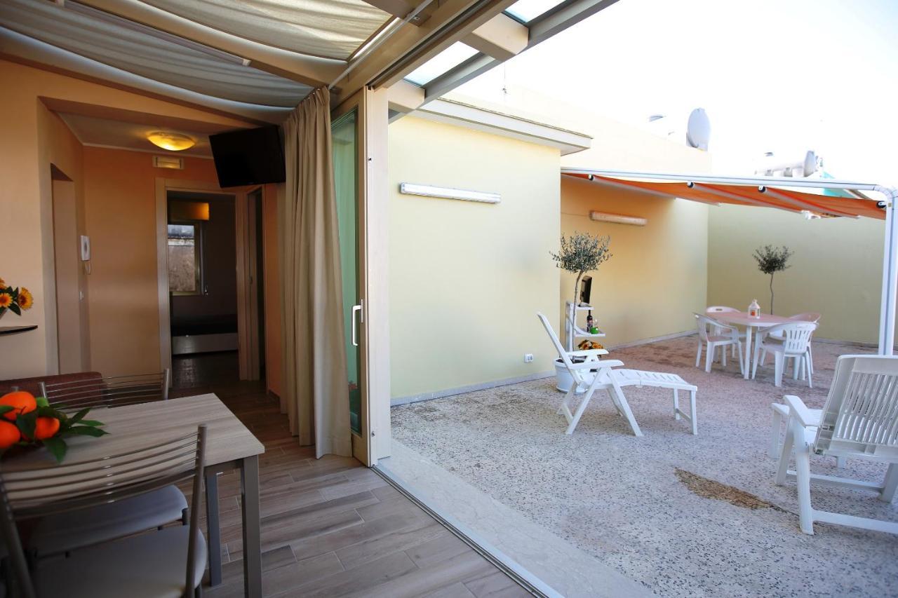 Re Sole Case Vacanze - Esclusivo Attico M A R T E Con Spaziosissima Terrazza Solarium Attrezzata Avola Bagian luar foto