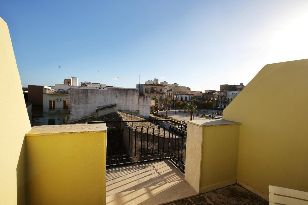 Re Sole Case Vacanze - Esclusivo Attico M A R T E Con Spaziosissima Terrazza Solarium Attrezzata Avola Bagian luar foto