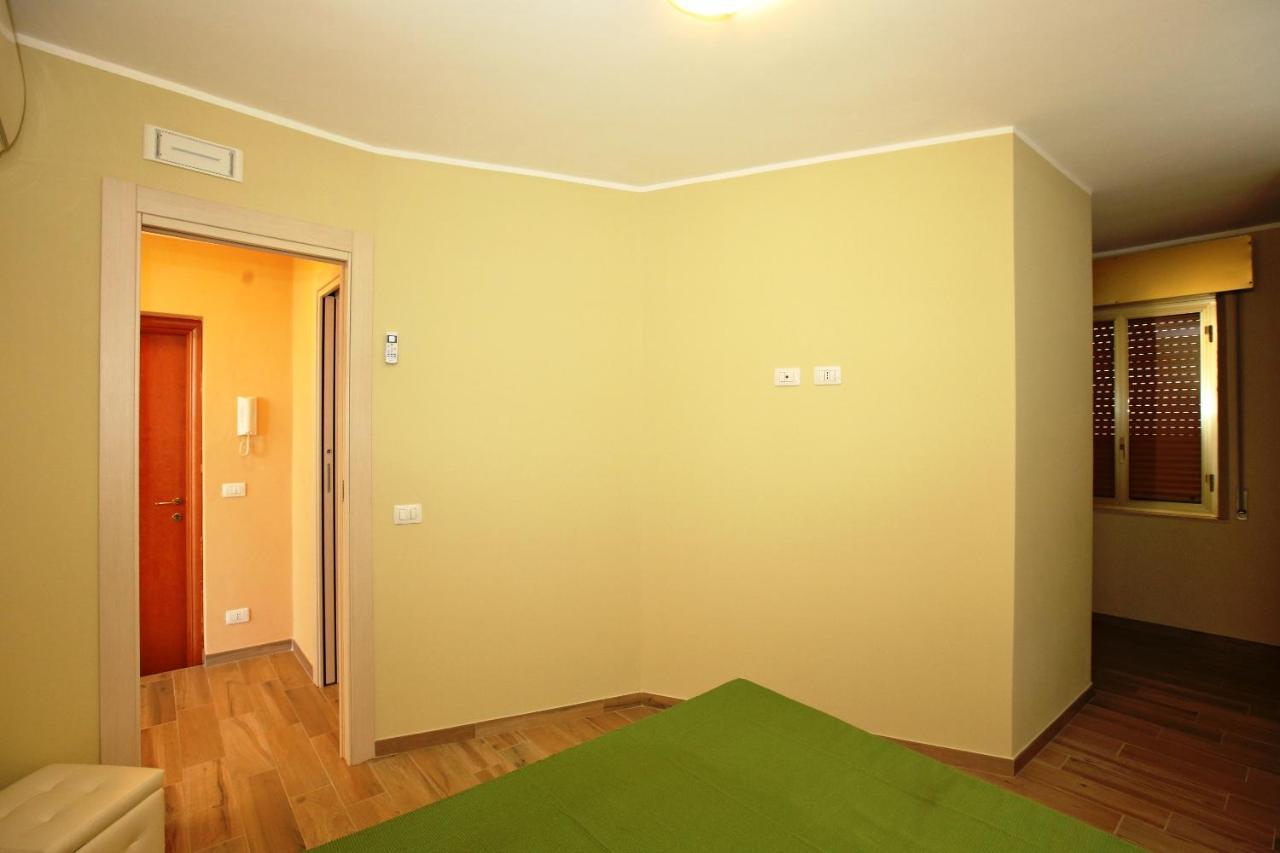 Re Sole Case Vacanze - Esclusivo Attico M A R T E Con Spaziosissima Terrazza Solarium Attrezzata Avola Bagian luar foto